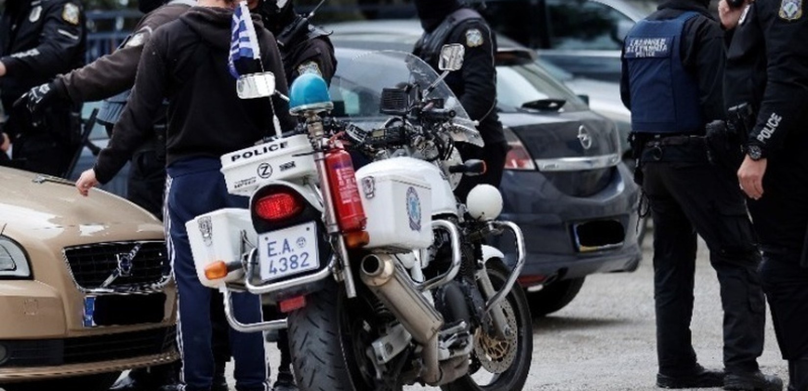 Λαρισαίος με μηχανάκι ξυλοφόρτωσε τροχονόμο σε έλεγχο